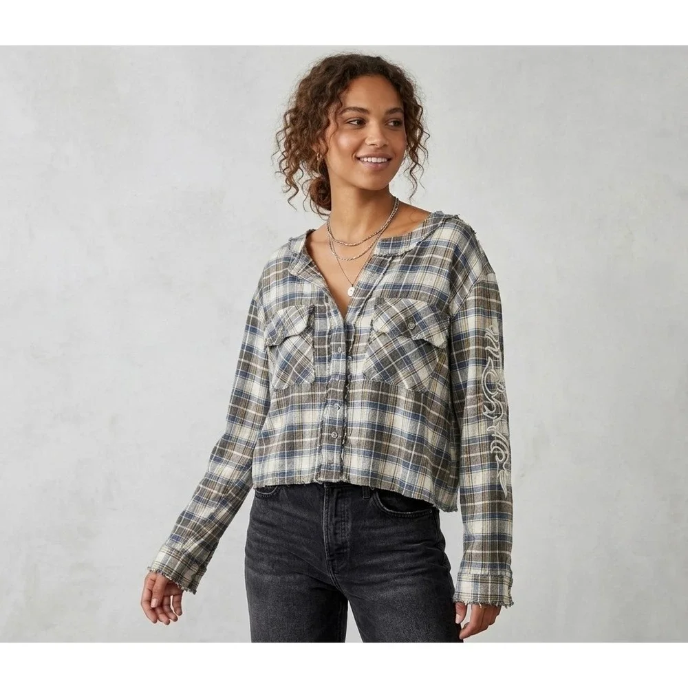 POL Womens Large Plaid Embroidered Sleeve Star Button Cropped Shirt FWT388 - Picture 1 of 7